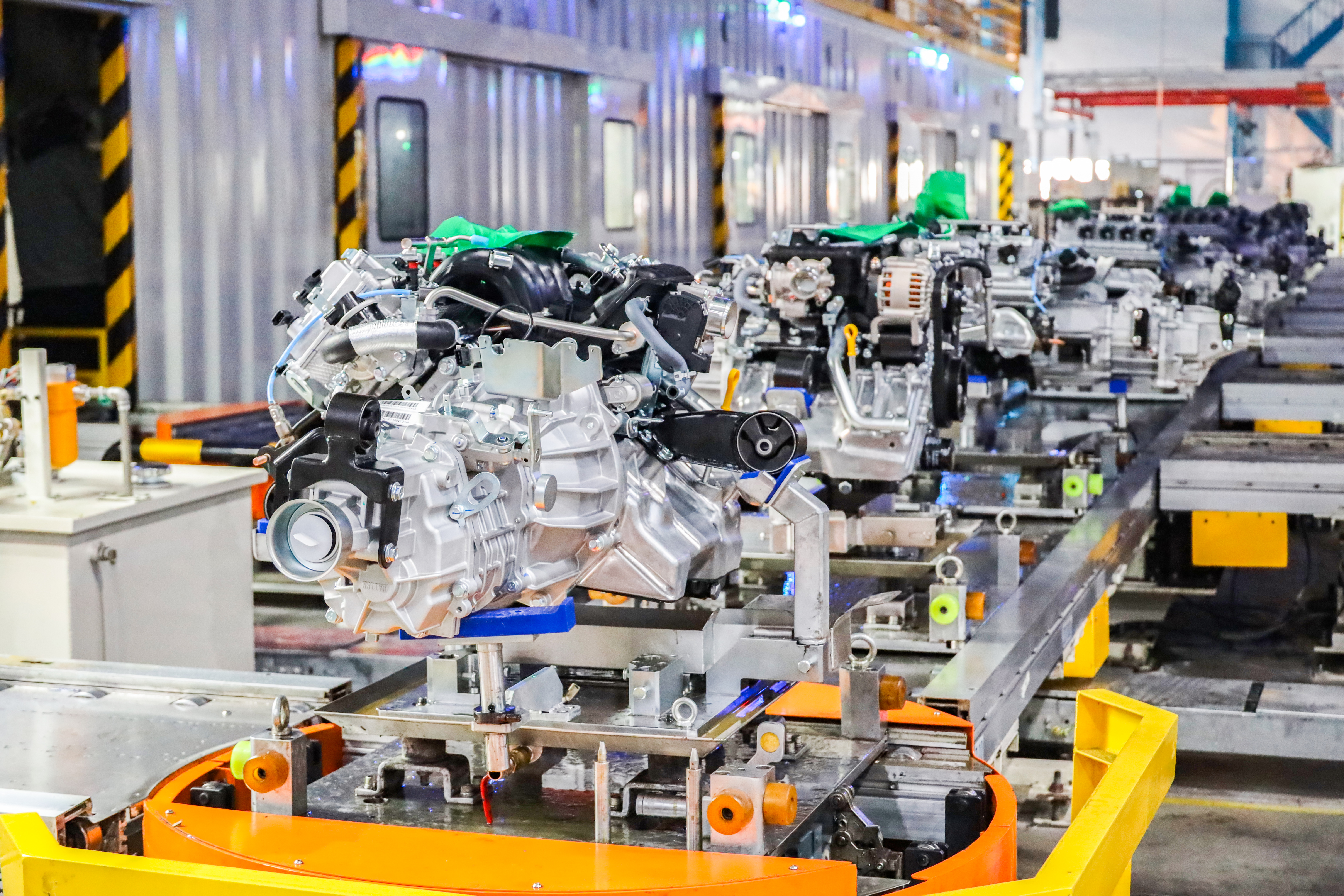 東安動(dòng)力首季報(bào)捷:創(chuàng)新驅(qū)動(dòng)結(jié)碩果 實(shí)干突破開(kāi)新局 (3) 東安動(dòng)力首季報(bào)捷:創(chuàng)新驅(qū)動(dòng)結(jié)碩果 實(shí)干突破開(kāi)新局 (3)